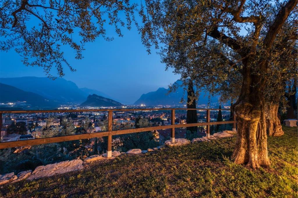 Casa Tra Gli Olivi Villa Арко Екстериор снимка